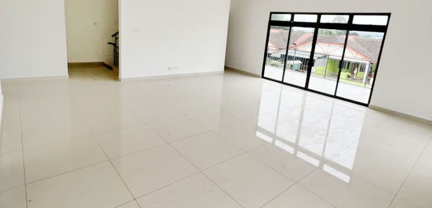 Taman Senai Utama – 2.5 Storey Semi Detached House – FOR SALE Taman Senai Utama – 2.5 Storey Semi Detached House – FOR SALE