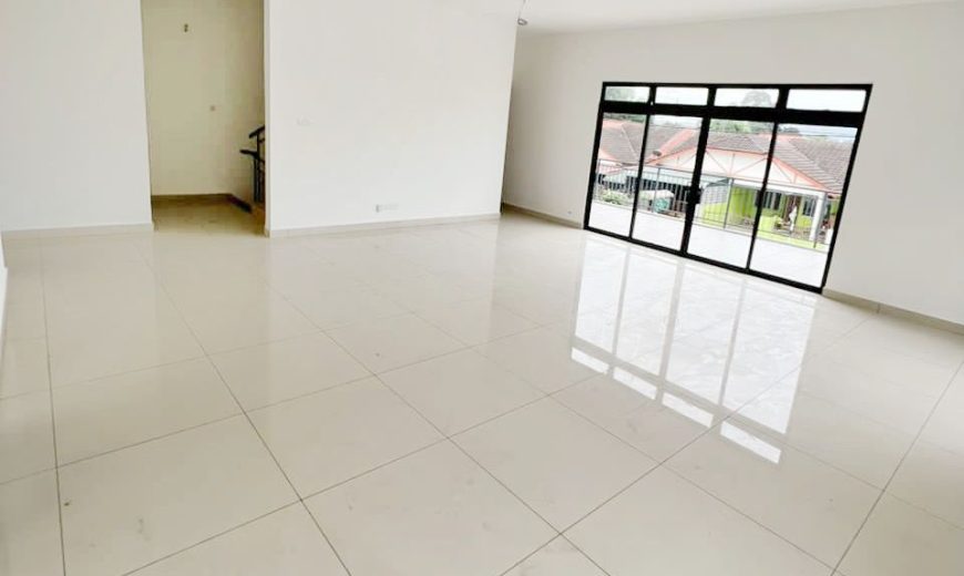 Taman Senai Utama – 2.5 Storey Semi Detached House – FOR SALE Taman Senai Utama – 2.5 Storey Semi Detached House – FOR SALE