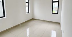 Taman Senai Utama – 2.5 Storey Semi Detached House – FOR SALE Taman Senai Utama – 2.5 Storey Semi Detached House – FOR SALE
