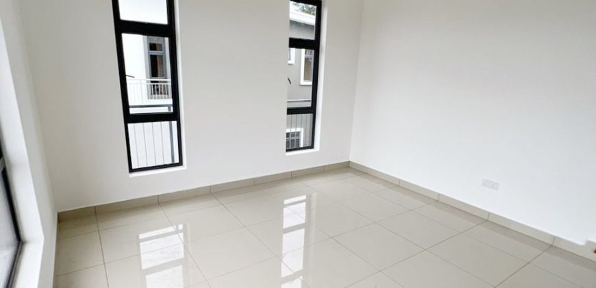 Taman Senai Utama – 2.5 Storey Semi Detached House – FOR SALE Taman Senai Utama – 2.5 Storey Semi Detached House – FOR SALE