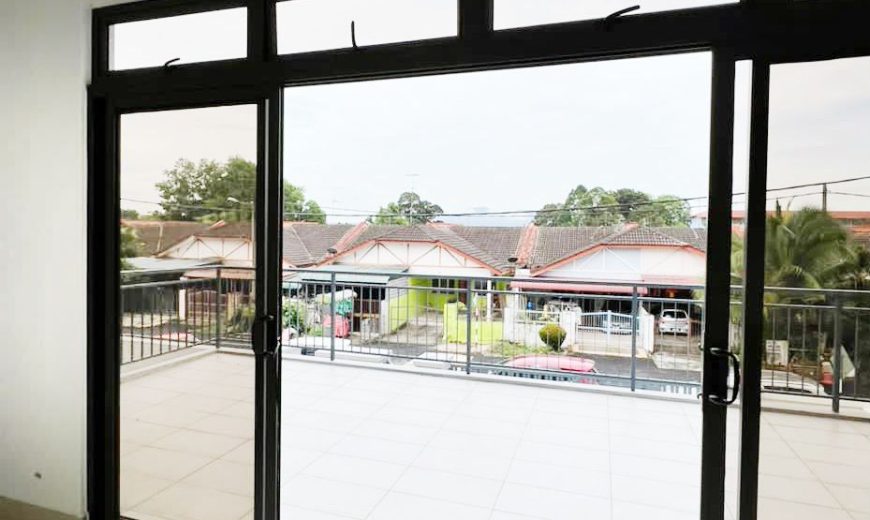 Taman Senai Utama – 2.5 Storey Semi Detached House – FOR SALE Taman Senai Utama – 2.5 Storey Semi Detached House – FOR SALE