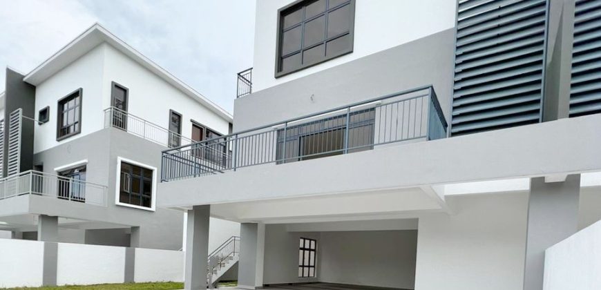 Taman Senai Utama – 2.5 Storey Semi Detached House – FOR SALE Taman Senai Utama – 2.5 Storey Semi Detached House – FOR SALE