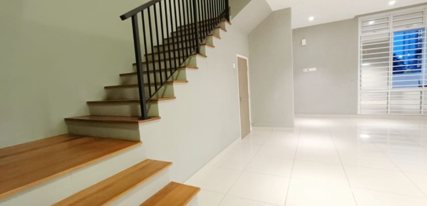 Seri Austin Hill – 2 Storey End Lot Terrace House – FOR SALE Seri Austin Hill – 2 Storey End Lot Terrace House – FOR SALE