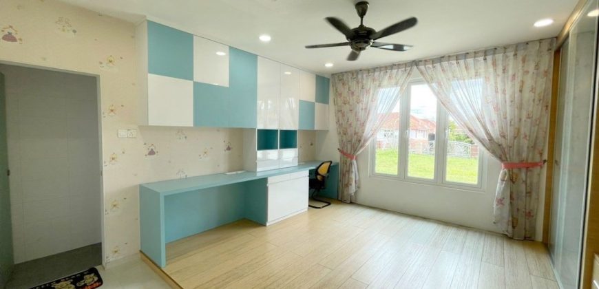 Taman Molek – 2 Storey Corner Semi Detached House – FOR RENT Taman Molek – 2 Storey Corner Semi Detached House – FOR RENT