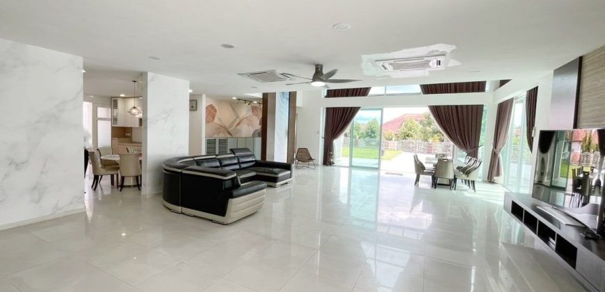 Taman Molek – 2 Storey Corner Semi Detached House – FOR RENT Taman Molek – 2 Storey Corner Semi Detached House – FOR RENT