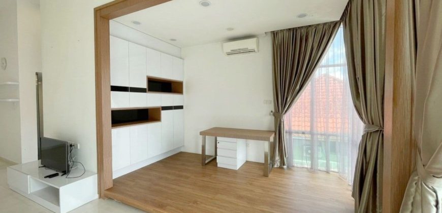 Taman Molek – 2 Storey Corner Semi Detached House – FOR RENT Taman Molek – 2 Storey Corner Semi Detached House – FOR RENT