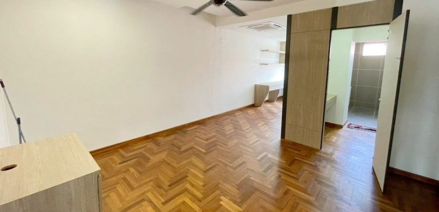 Taman Molek – 2 Storey Corner Semi Detached House – FOR RENT Taman Molek – 2 Storey Corner Semi Detached House – FOR RENT