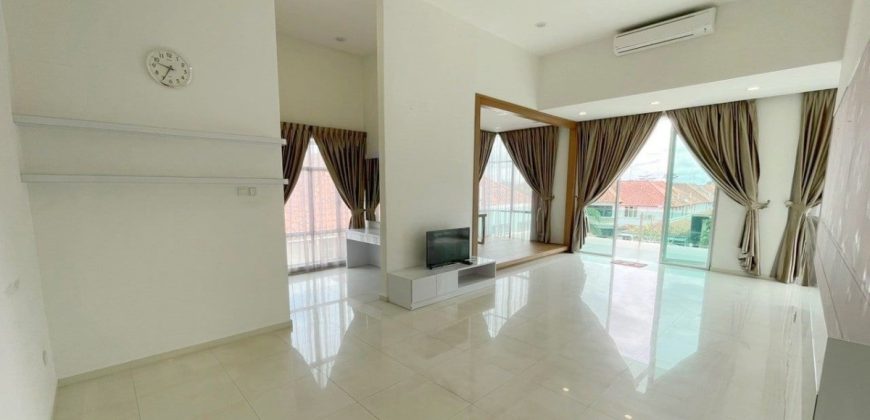 Taman Molek – 2 Storey Corner Semi Detached House – FOR RENT Taman Molek – 2 Storey Corner Semi Detached House – FOR RENT