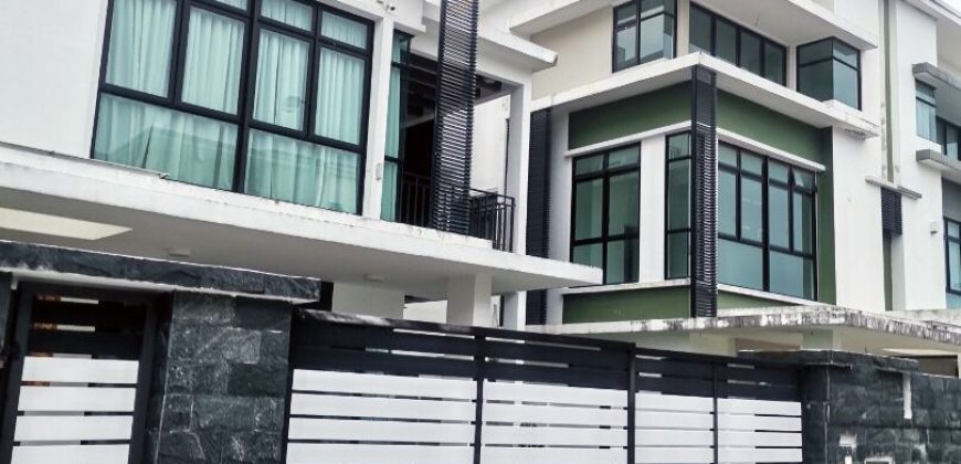 Mutiara Mas – 3 Storey Cluster House – FOR SALE Mutiara Mas – 3 Storey Cluster House – FOR SALE