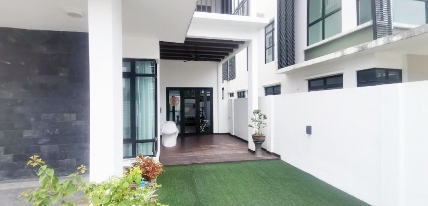 Mutiara Mas – 3 Storey Cluster House – FOR SALE Mutiara Mas – 3 Storey Cluster House – FOR SALE