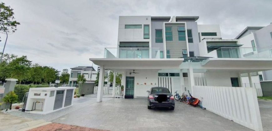 Sunway Lenang Heights @ Taman Molek – 2 Storey Corner Semi Detached House – FOR RENT