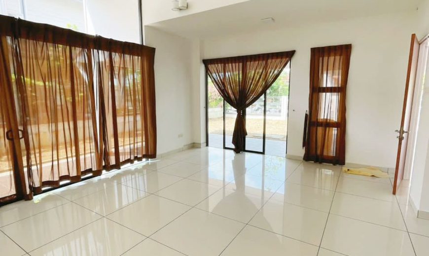 Taman Laguna – 2 Storey Semi Detached House – FOR SALE Taman Laguna – 2 Storey Semi Detached House – FOR SALE