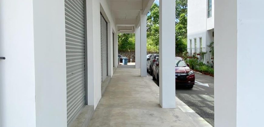 Ponderosa Avenue @ Molek – 3 Storey End Lot Shop Lot – Ground Floor – FOR RENT