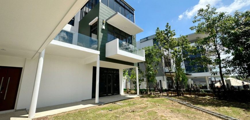 Horizon Hills – 3 Storey Bungalow House – FOR SALE Horizon Hills – 3 Storey Bungalow House – FOR SALE
