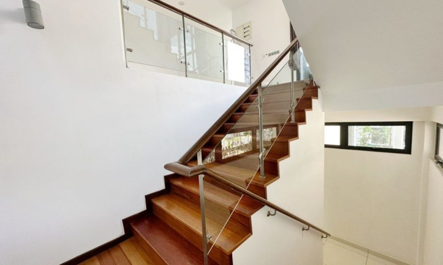 Horizon Hills – 3 Storey Bungalow House – FOR SALE Horizon Hills – 3 Storey Bungalow House – FOR SALE
