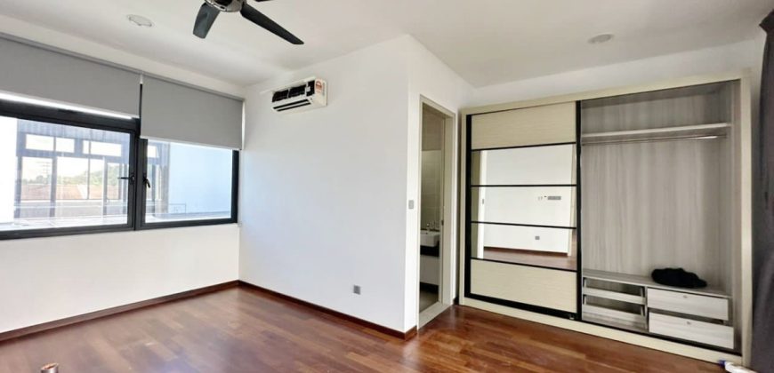 Horizon Hills – 3 Storey Bungalow House – FOR SALE Horizon Hills – 3 Storey Bungalow House – FOR SALE