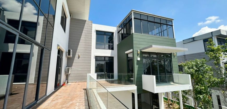 Horizon Hills – 3 Storey Bungalow House – FOR SALE Horizon Hills – 3 Storey Bungalow House – FOR SALE