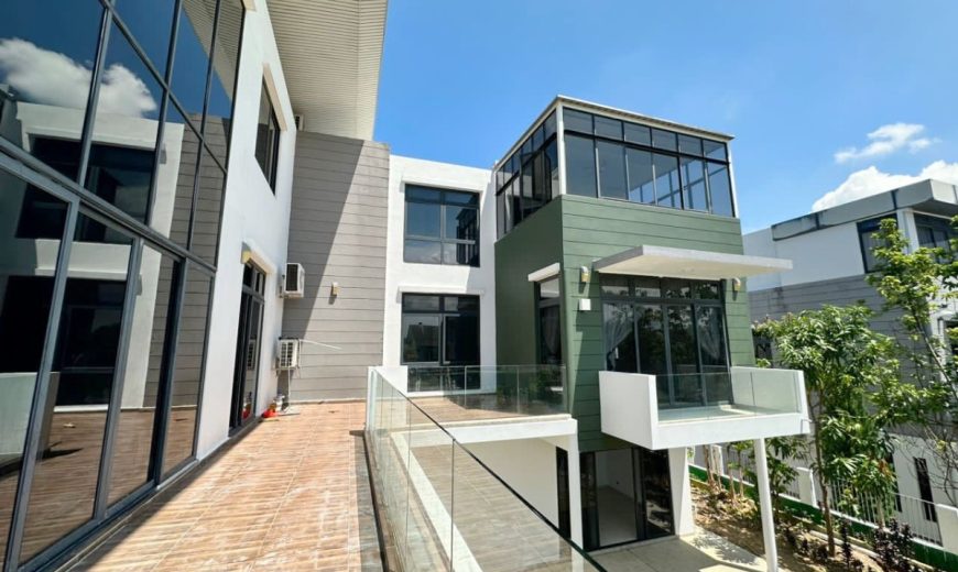Horizon Hills – 3 Storey Bungalow House – FOR SALE Horizon Hills – 3 Storey Bungalow House – FOR SALE