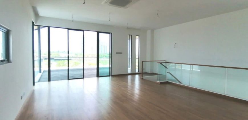 Senibong Cove – 3 Storey Bungalow – FOR SALE Senibong Cove – 3 Storey Bungalow – FOR SALE