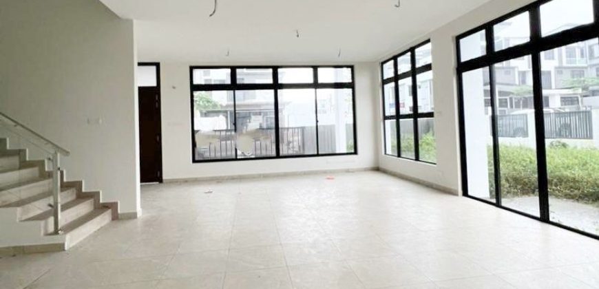 Nusa Sentral – 3 Storey Corner Semi Detached House – FOR SALE