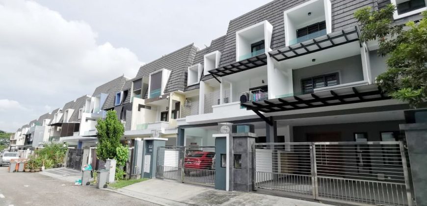 Taman Kempas Utama – 2.5 Storey Terrace House – FOR SALE Taman Kempas Utama – 2.5 Storey Terrace House – FOR SALE