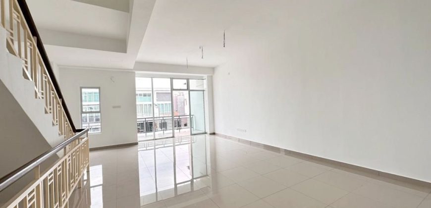 Maya Height @ Bandar Baru Seri Alam – 3 Storey Terrace House – FOR SALE Maya Height @ Bandar Baru Seri Alam – 3 Storey Terrace House – FOR SALE