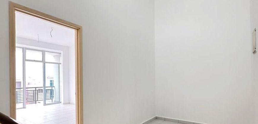 Maya Height @ Bandar Baru Seri Alam – 3 Storey Terrace House – FOR SALE Maya Height @ Bandar Baru Seri Alam – 3 Storey Terrace House – FOR SALE