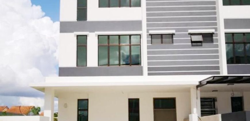 Mutiara Mas – 3 Storey End Lot Cluster House – FOR SALE Mutiara Mas – 3 Storey End Lot Cluster House – FOR SALE