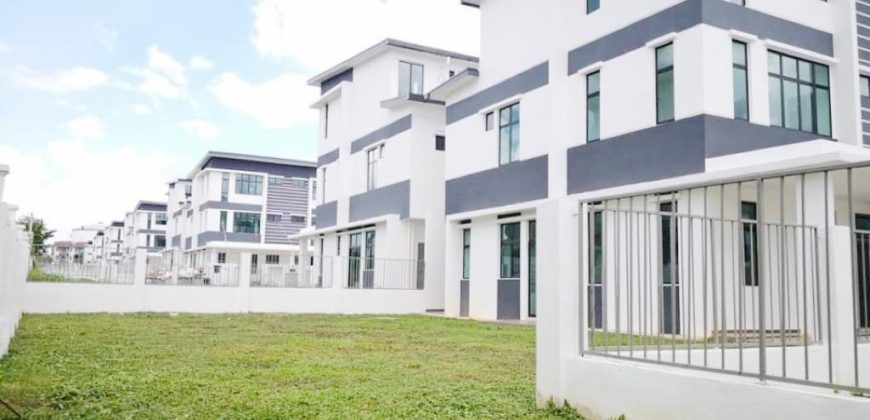 Mutiara Mas – 3 Storey End Lot Cluster House – FOR SALE Mutiara Mas – 3 Storey End Lot Cluster House – FOR SALE