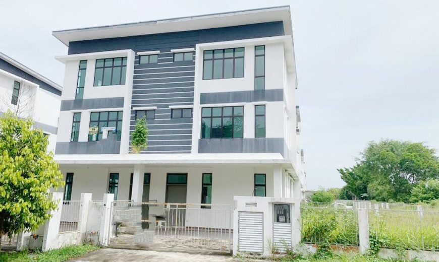Mutiara Mas – 3 Storey Corner Cluster House – FOR SALE Mutiara Mas – 3 Storey Corner Cluster House – FOR SALE