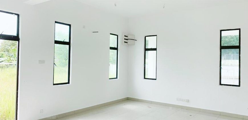 Mutiara Mas – 3 Storey Corner Cluster House – FOR SALE