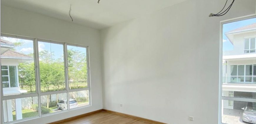 Senibong Cove – 3 Storey Bungalow House – FOR SALE Senibong Cove – 3 Storey Bungalow House – FOR SALE