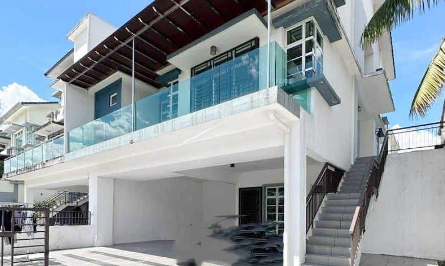 Taman Pulai Bayu – 2.5 Storey Semi Detached House – FOR SALE Taman Pulai Bayu – 2.5 Storey Semi Detached House – FOR SALE