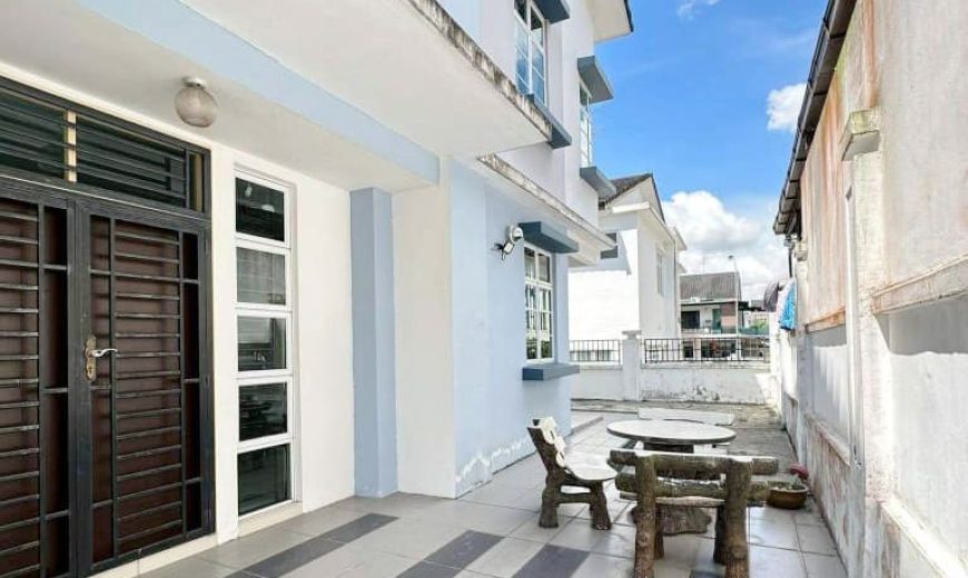 Taman Pulai Bayu – 2.5 Storey Semi Detached House – FOR SALE Taman Pulai Bayu – 2.5 Storey Semi Detached House – FOR SALE