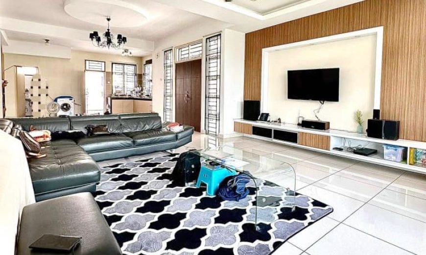 Taman Pulai Bayu – 2.5 Storey Semi Detached House – FOR SALE Taman Pulai Bayu – 2.5 Storey Semi Detached House – FOR SALE