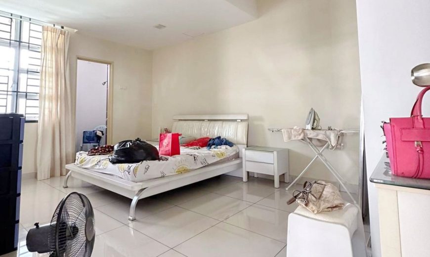 Taman Pulai Bayu – 2.5 Storey Semi Detached House – FOR SALE Taman Pulai Bayu – 2.5 Storey Semi Detached House – FOR SALE