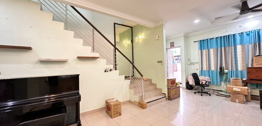 Mount Austin – 2 Storey End Lot Terrace House – FOR SALE Mount Austin – 2 Storey End Lot Terrace House – FOR SALE