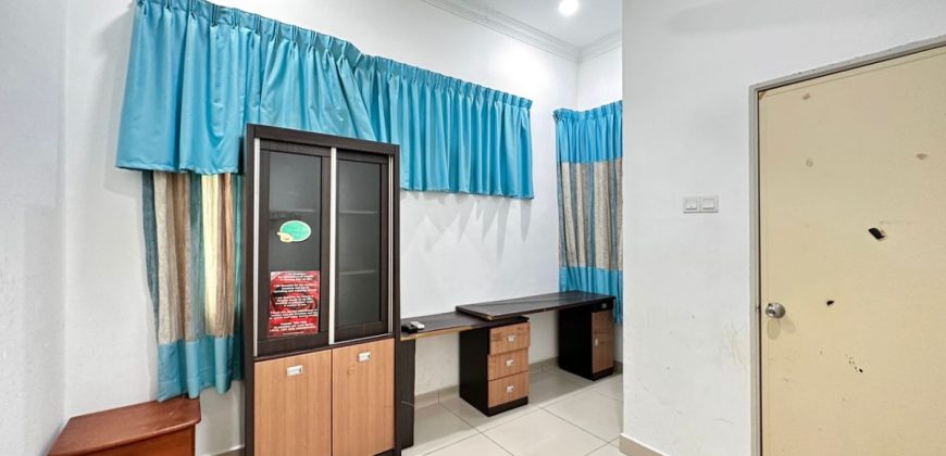 Mount Austin – 2 Storey End Lot Terrace House – FOR SALE Mount Austin – 2 Storey End Lot Terrace House – FOR SALE