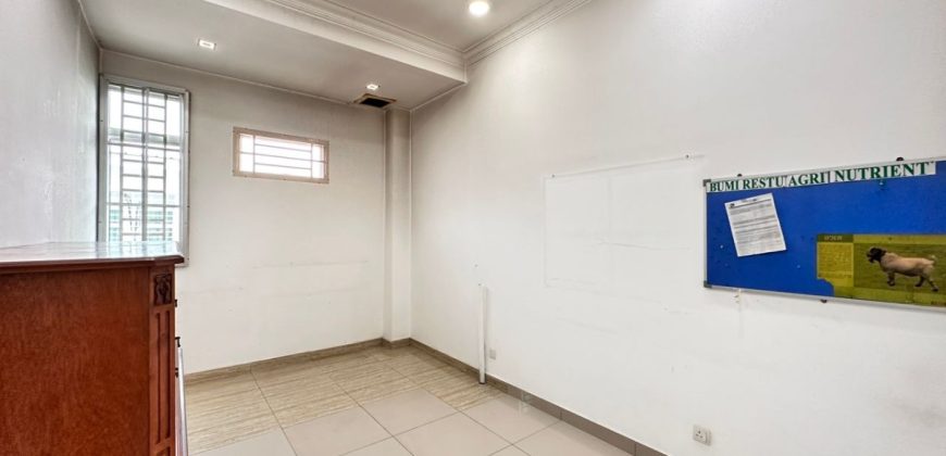 Mount Austin – 2 Storey End Lot Terrace House – FOR SALE Mount Austin – 2 Storey End Lot Terrace House – FOR SALE