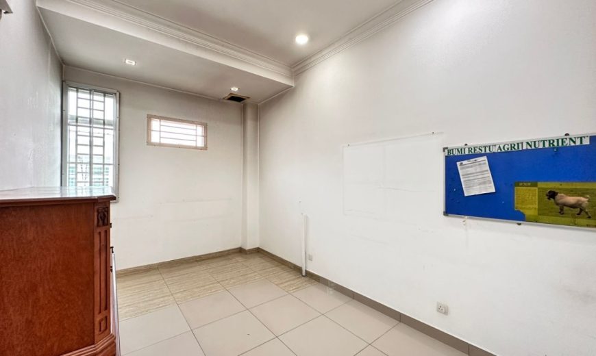 Mount Austin – 2 Storey End Lot Terrace House – FOR SALE Mount Austin – 2 Storey End Lot Terrace House – FOR SALE