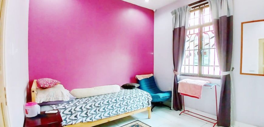 Taman Laguna – 2 Storey Superlink House – FOR SALE