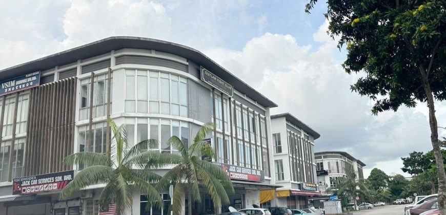 Taman Cahaya Kota Puteri – 3 Storey Corner Shoplot – FOR RENT