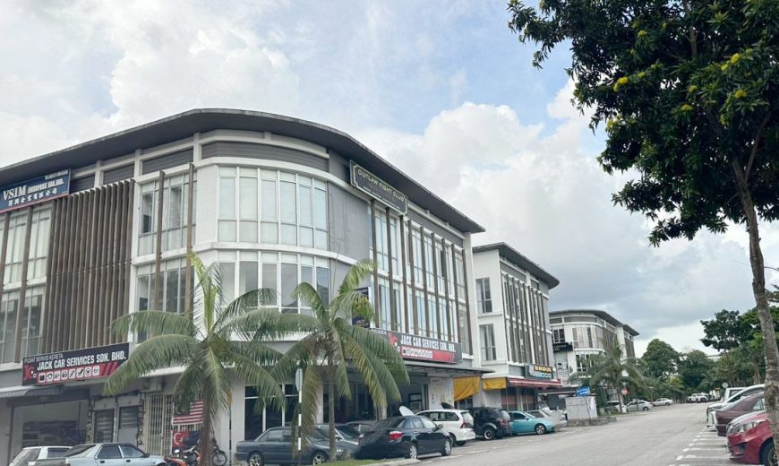 Taman Cahaya Kota Puteri – 3 Storey Corner Shoplot – FOR SALE Taman Cahaya Kota Puteri – 3 Storey Corner Shoplot – FOR SALE