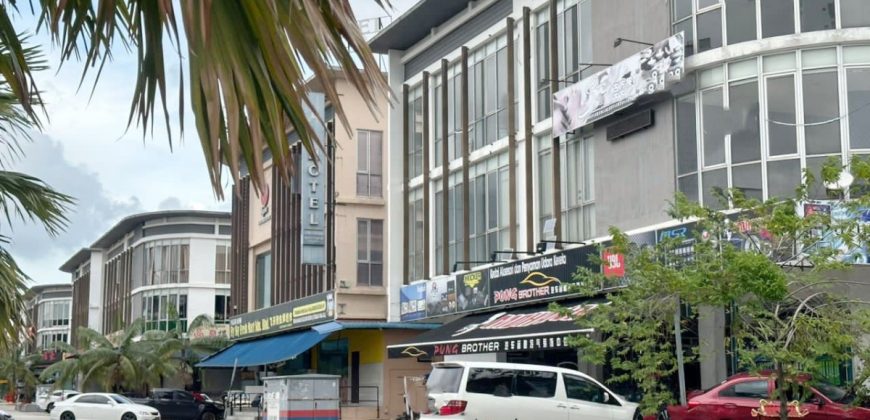 Taman Cahaya Kota Puteri – 3 Storey Corner Shoplot – FOR SALE Taman Cahaya Kota Puteri – 3 Storey Corner Shoplot – FOR SALE