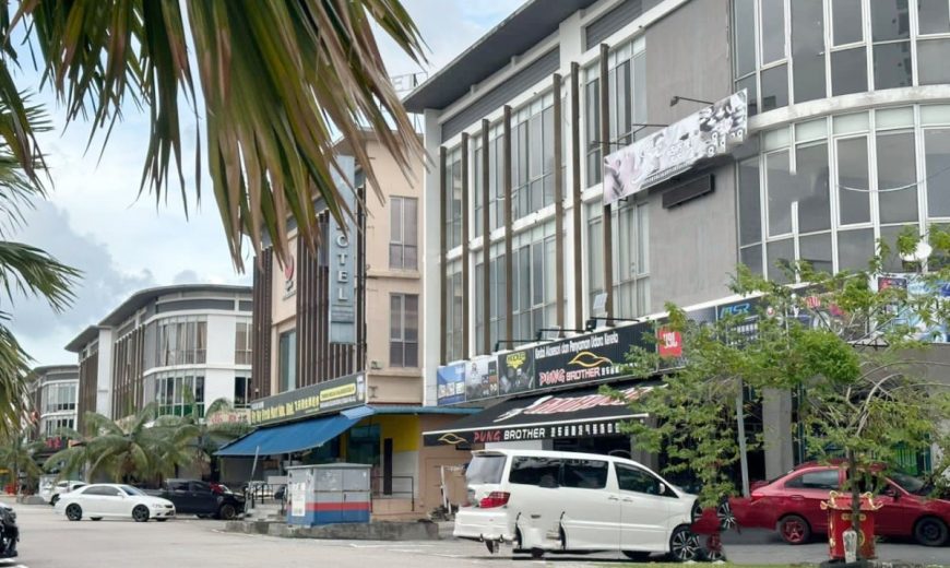 Taman Cahaya Kota Puteri – 3 Storey Corner Shoplot – FOR SALE Taman Cahaya Kota Puteri – 3 Storey Corner Shoplot – FOR SALE