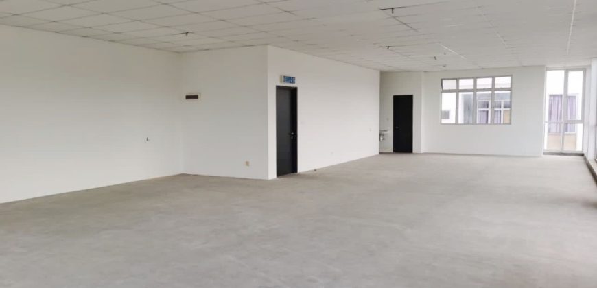 Taman Cahaya Kota Puteri – 3 Storey Corner Shoplot – FOR RENT