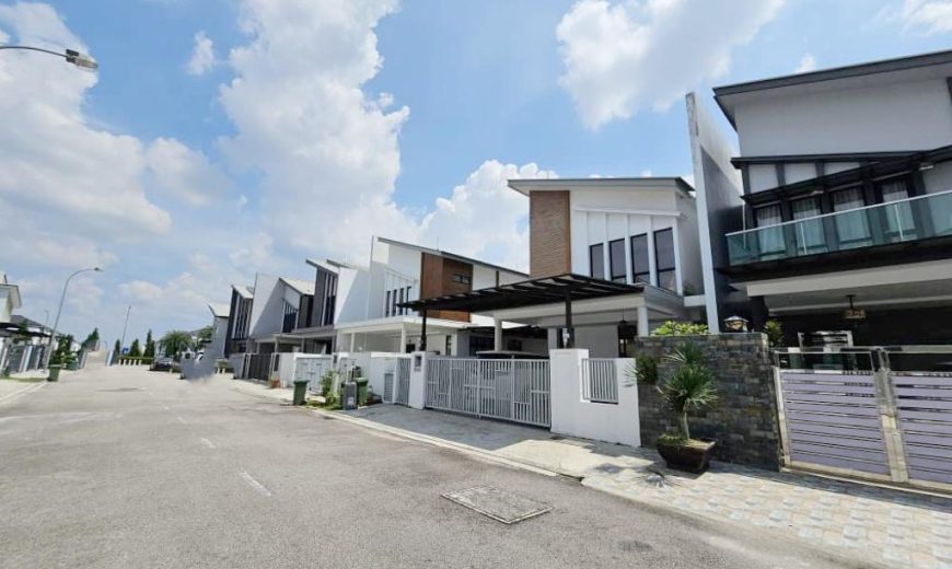 Setia Tropika – 2 Storey Cluster House – FOR SALE Setia Tropika – 2 Storey Cluster House – FOR SALE