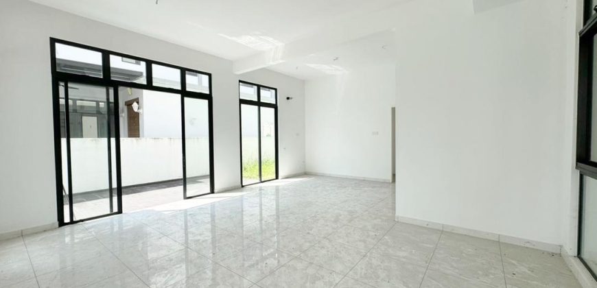 Setia Tropika – 2 Storey Cluster House – FOR SALE Setia Tropika – 2 Storey Cluster House – FOR SALE