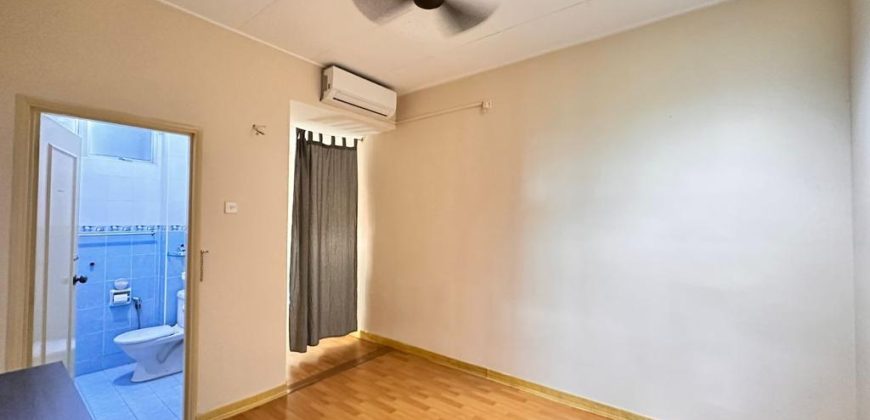 Mount Austin – 2 Storey End Lot Terrace House – FOR SALE Mount Austin – 2 Storey End Lot Terrace House – FOR SALE