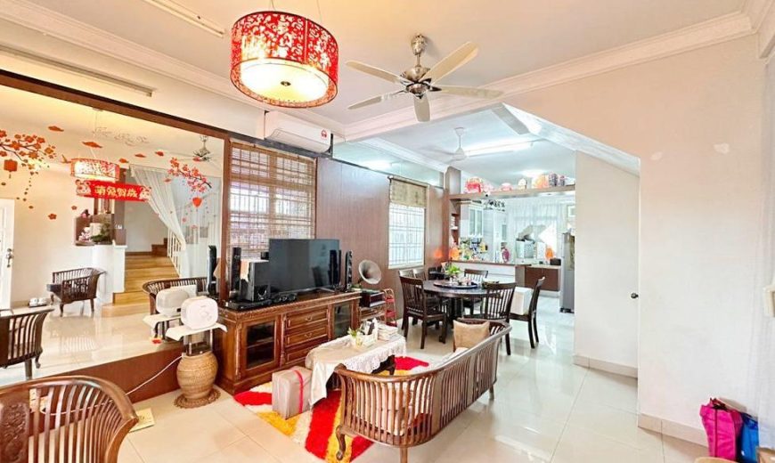 Mount Austin – 2 Storey End Lot Terrace House – FOR SALE Mount Austin – 2 Storey End Lot Terrace House – FOR SALE